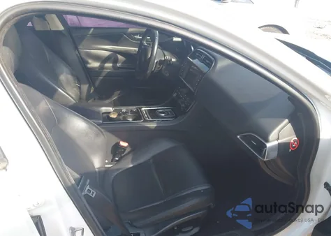 2017 Jaguar Xe 25T z USA, uszkodzony, nr VIN SAJAR4BG5HA977296